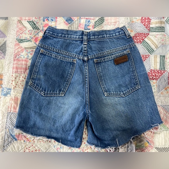 Vintage Calvin Klein High-Rise Cutoff Jean Shorts | Women’s 6 / 24 | Made in USA - Picture 2 of 14